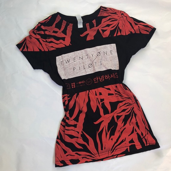 Twenty One Pilots (TØP) Hot Topic Shirt - Picture 3 of 5